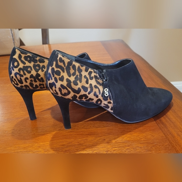 Animal print Cole Haan booties fur/suede. SEXY! NWOT. Size 9.5 - Picture 4 of 10